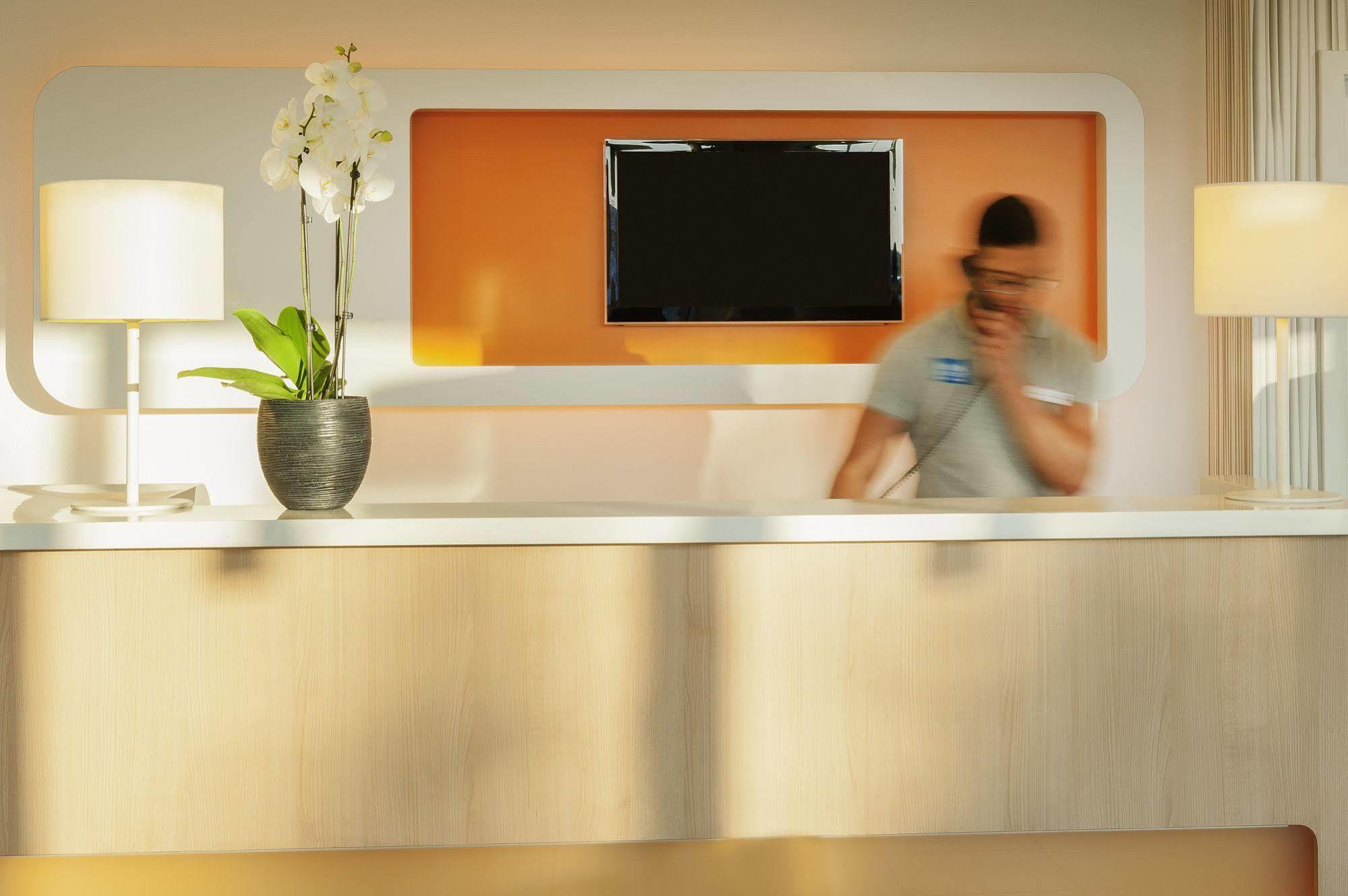 Ibis Budget Antwerpen Port Bagian luar foto