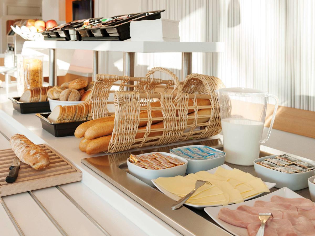 Ibis Budget Antwerpen Port Bagian luar foto