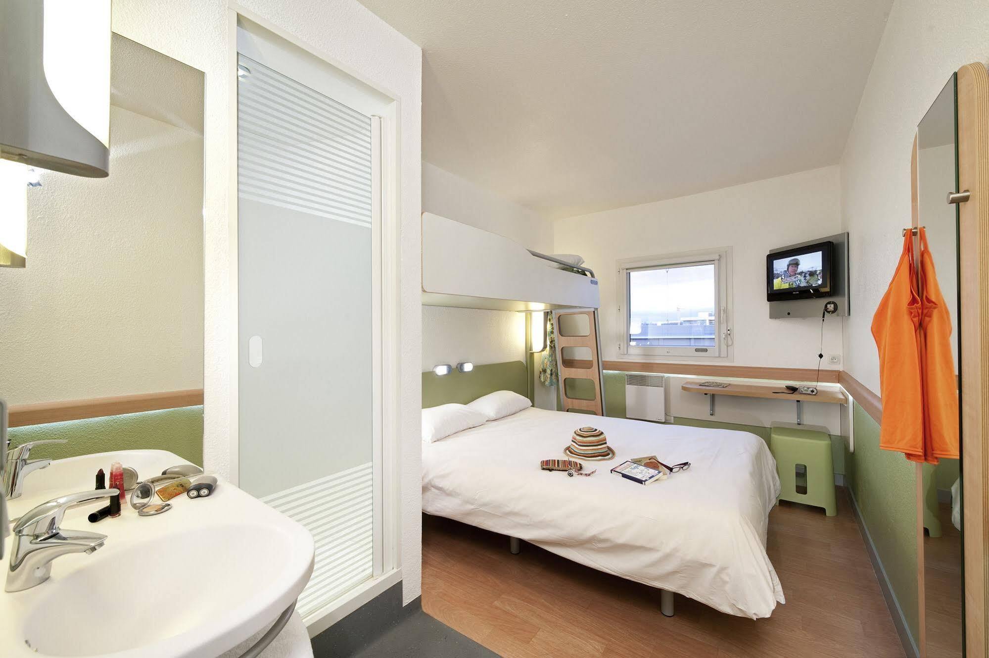 Ibis Budget Antwerpen Port Bagian luar foto